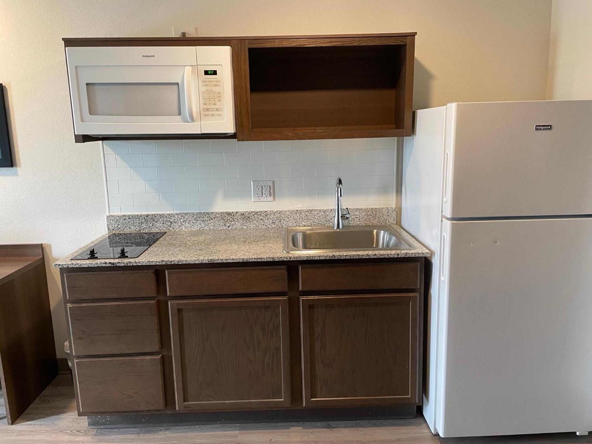 Woodspring Suites Detroit 매디슨하이츠 외부 사진